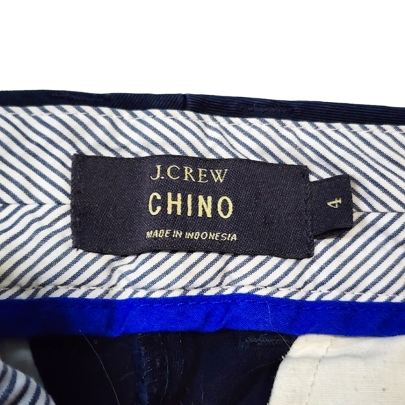 J. Crew Chino Size 4 Dark Blue Cotton Midrise Shorts Clasp Zip Closure - Picture 2 of 5